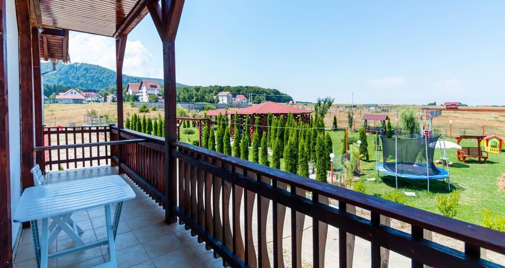 Pensiunea Mountain King Sîmbăta de Sus Exterior foto